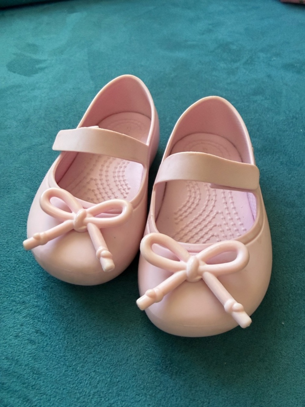 CROCS Kids Light Pink Mary Jane Bow Flats